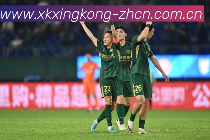 场上球员场下房产经纪人加超球员用名片庆祝进球引热议身份反差吸成长观察:最新赛事动态与深度分析 场上球员场下房产经纪人加超球员用名片庆祝进球引热议身份反差吸成长观察:最新赛事动态与深度分析